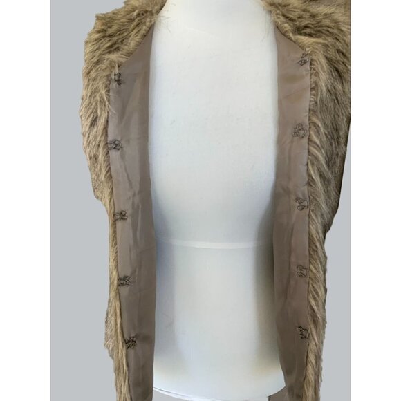 RUE 21 LADIES SLEEVELESS STYLISH BROWN HOOK CLAW CLOSE LINED FAUX FUR VEST EUC M - Picture 4 of 11